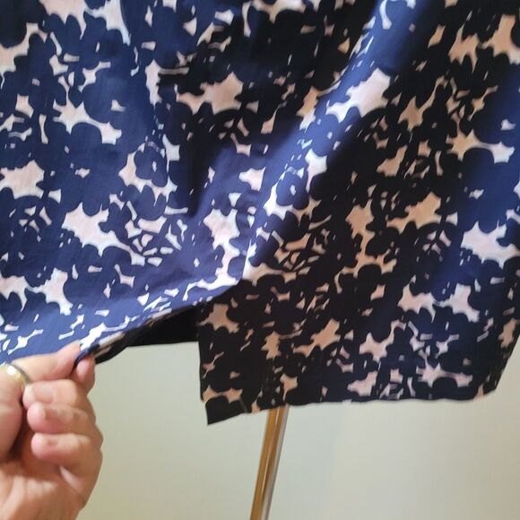 Talbots Petite Skirt Women's 16P Navy Blue Pink Floral Lined Lightweight Pencil - Picture 3 of 9